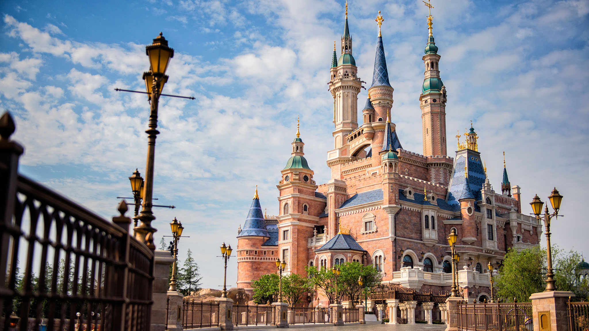 Shanghai Disney Resort How To Tackle Heat And Humidity In Summer 